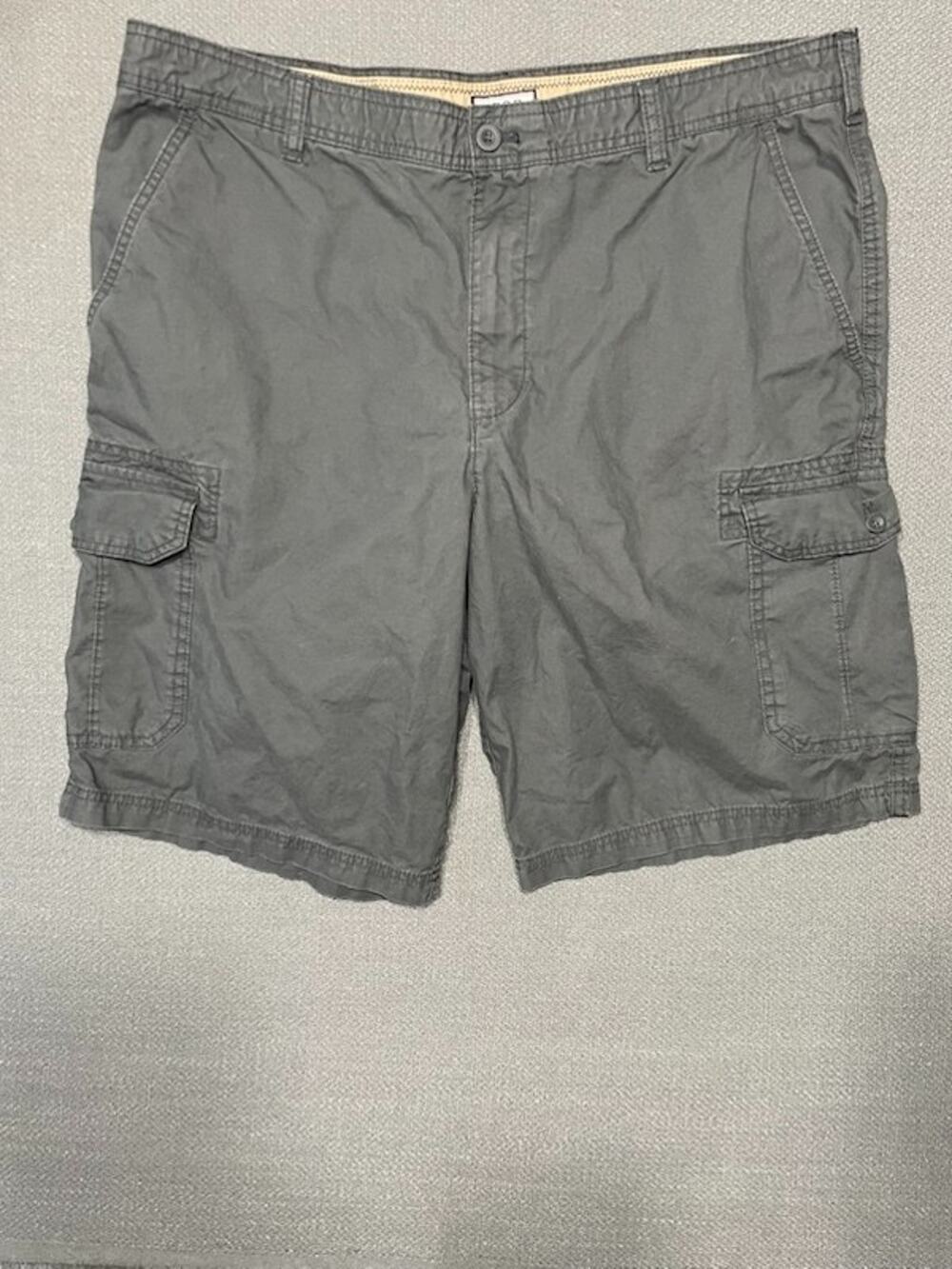 IZOD Saltwater Men’s Cotton Cargo Shorts Gray Blue Size 38 x 11 Coastal Gorpcore
